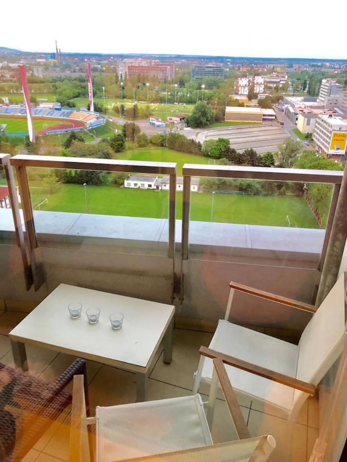 Juls Apartment Next To Football And Hockey Stadium Bratislava Ngoại thất bức ảnh